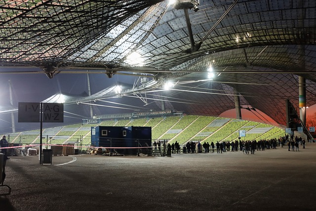 咪咕体育：随着米兰1-2那不勒斯，国米2-1，意甲最新积分榜：2队争冠+7队争4.